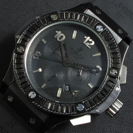 ウブロスーパーコピー時計の紹介　ビックバン ブラック キャラット クォーツ ムーブメント搭載G