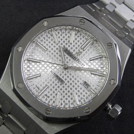オーデマピゲ ロイヤルオークコピー時計を買う必要がありますか？【重量約：173グラム】