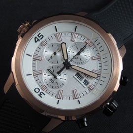 満足感高いIWCアクアタイマークロノグラフ(ゴールデン素材)
