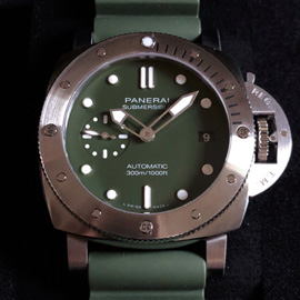 優等商品 PANERAI サブマーシブル ベルデ ミリターレ 42mm（Ref.PAM01055 Cal.P.900 グリーン 日付 夜光