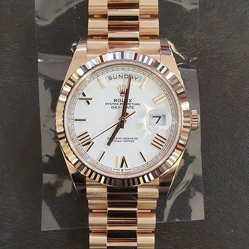 人気モデル ロレックスコピーM228235-0032 デイデイトコピー 40mm ホワイト ローマ 高級腕時計ブランド