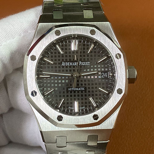 IP工場 最高精密オーデマ・ピゲコピー ロイヤルオーク 37mm 15450ST.OO.1256ST.02 グレー 大絶賛を受けた