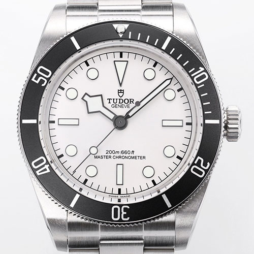 【ZF製2025年新作】チューダーコピー ブラックベイ 68 7943A1A0NU-0002 シルバー