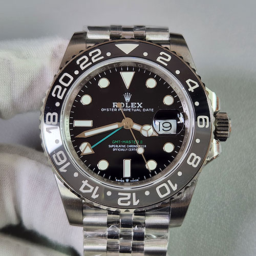 2024ロレックスコピー高品質新品 M126710GRNR-0003 GMTマスターII “灰黒ベゼル” 40mm 3285搭載 超大人気 GMメーカー製