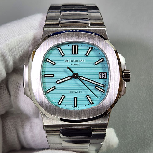 パテック フィリップ  ノーチラス ティファニーブルー 5711/1A-018 “Tiffany & Co.”Nautilus の限定モデルが登場！