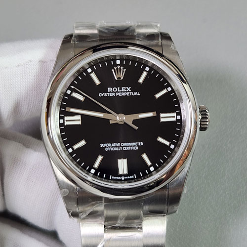 ロレックスコピー時計 オイスターパーペチュアルM126000-0002 ブラック文字盤 36mm 2836ムーブメント搭載！