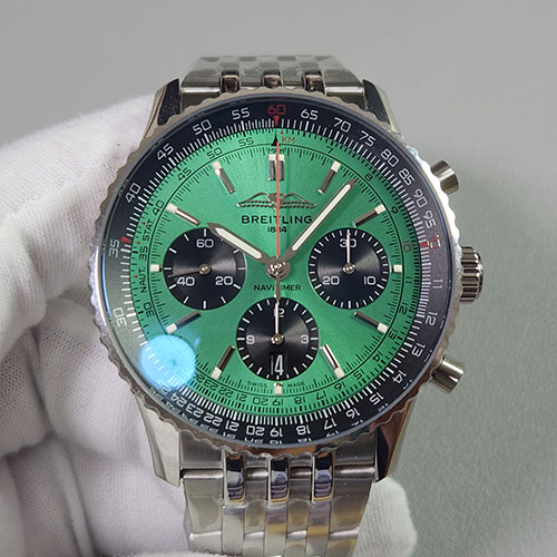 2024新品入荷ブライトリング ナビタイマー B01 クロノグラフ 43ｍｍ 【ブティック限定版】 AB0138241L1A1超スーパーコピー時計