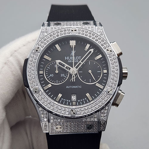 ウブロ541.NX.1171.LR.1704 クラシック フュージョン, クォーツムーブメント搭載!