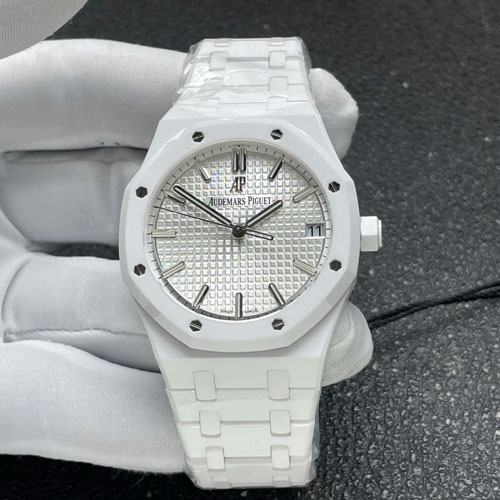 【ZF製】オーデマピゲロイヤルオーク スーパーコピー時計 15500 Replica White